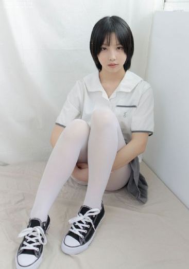小学体育老师下雨天仓库_4K在线观看完整版
