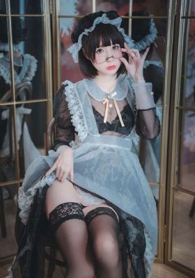 厨房里抱着岳丰满大屁股ok影院_1080P高清完整版播放